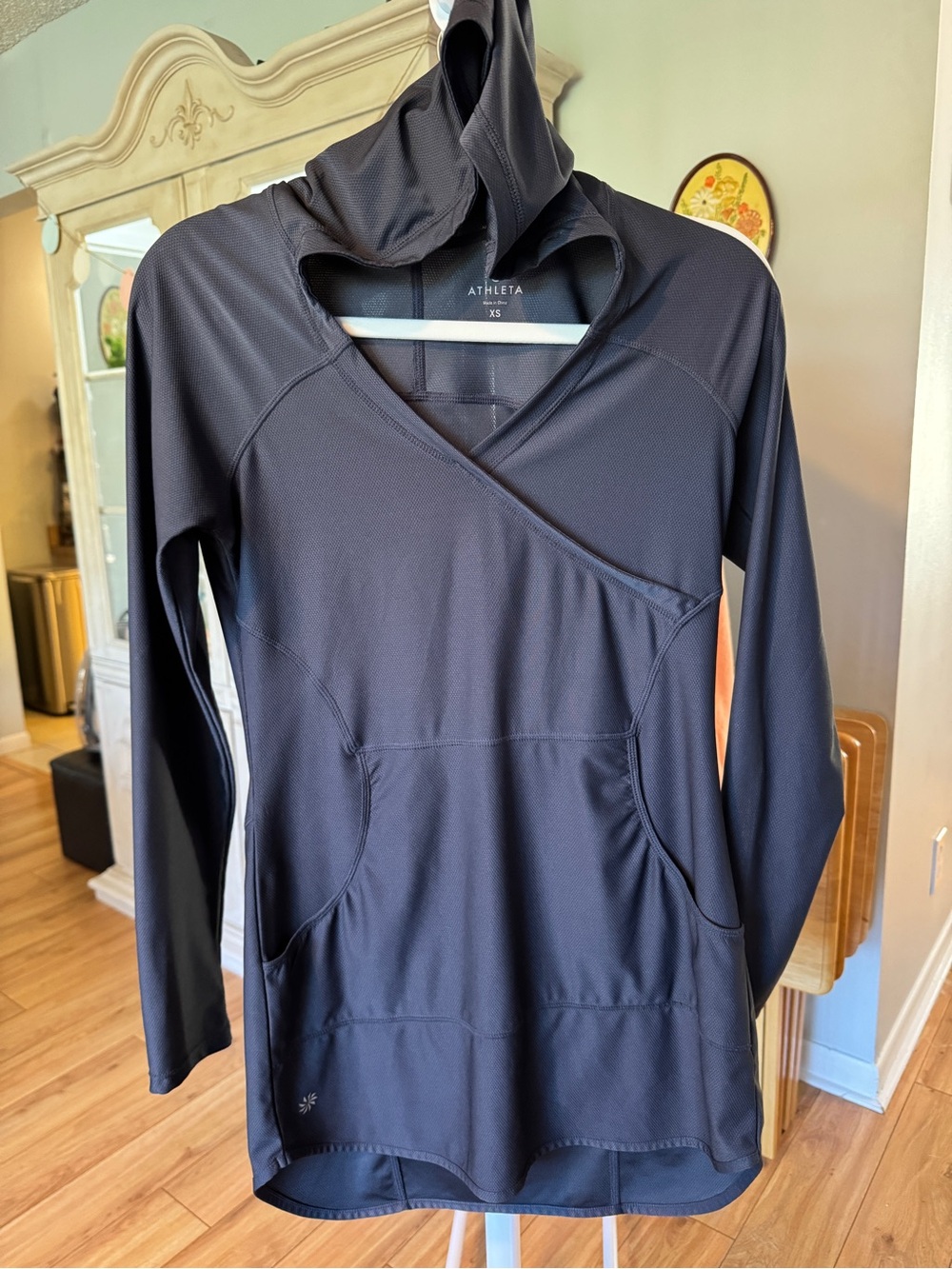 Athleta Black Wick It Wader Hooded Long-Sleeve Pullover Size XSmall